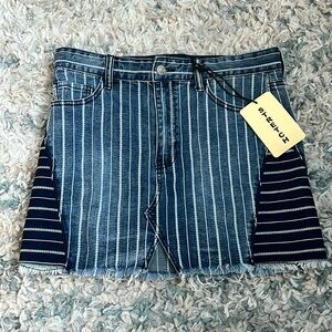 Never worn Litz skirt, size medium